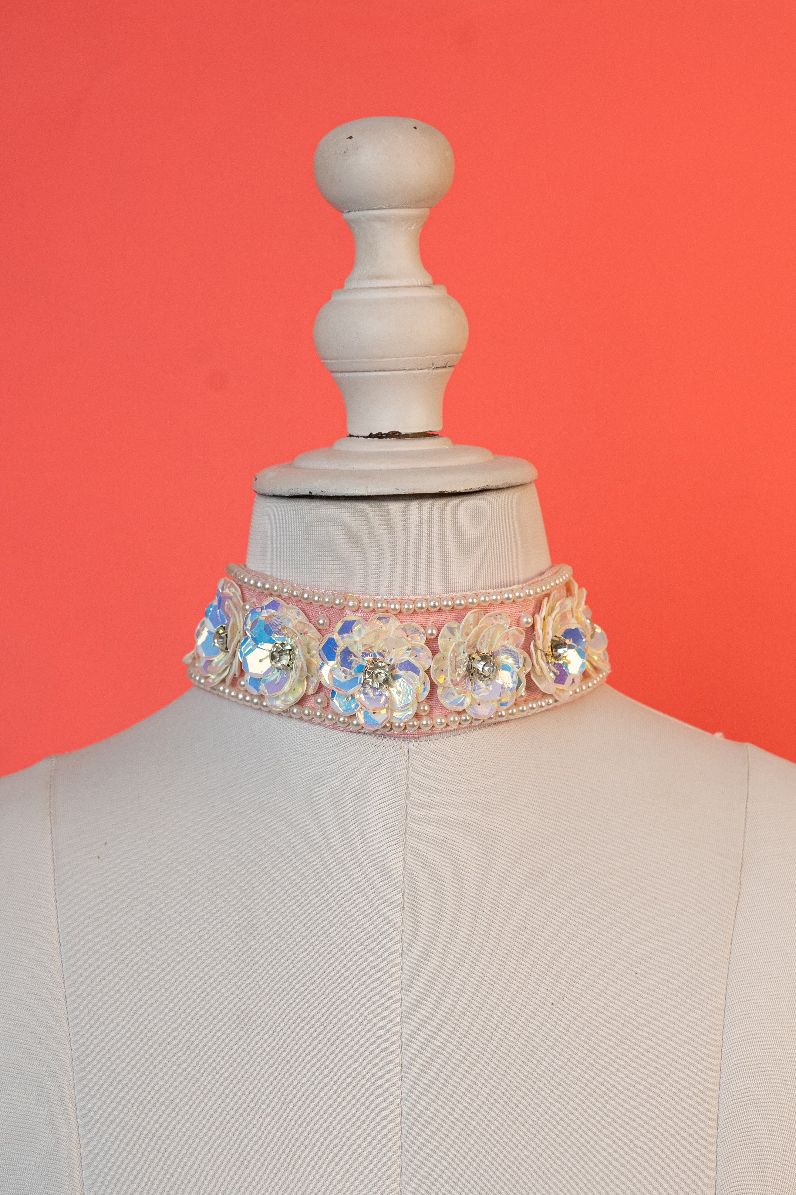 Sequins flower beaded choker .